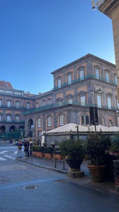Re Gallo Luxury Apartment Plebiscito In Via Chiaia Napoli Esterno foto