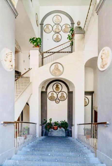 Re Gallo Luxury Apartment Plebiscito In Via Chiaia Napoli Esterno foto